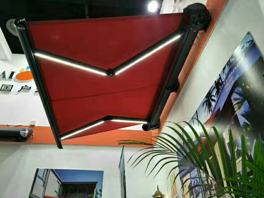 定制推拉雨棚的時候客戶應該關心什么